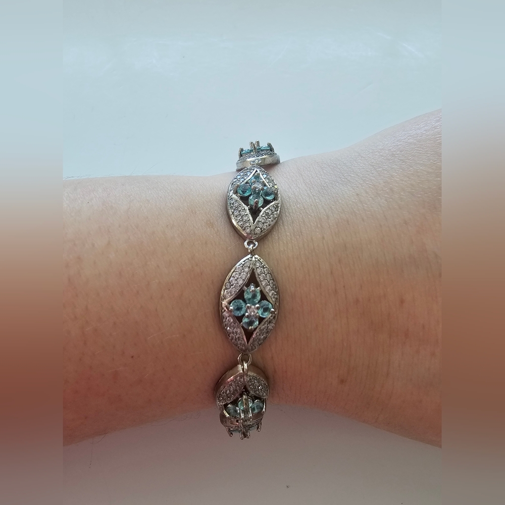 Vintage-Style Marquise Link Bracelet – Blue Floral Clusters & Pavé Accents